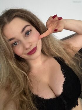 Belkasu Nahé uniklé OnlyFans foto 16