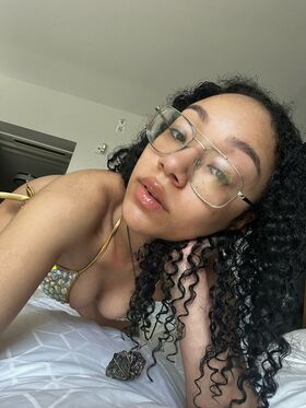 Caileneasely