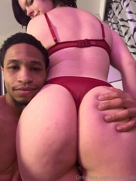 deem340 Procurena gola OnlyFans fotografija 2