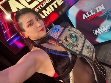 Hikaru Shida