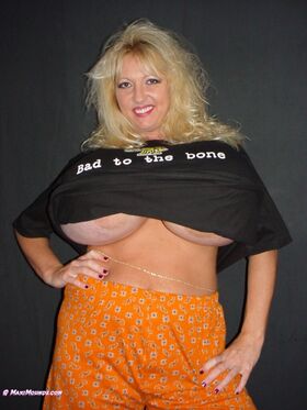 Maxi Mounds