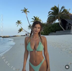Nicola Cavanis Nude Leaks OnlyFans Photo 2206