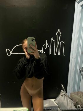 samierose Nahé uniklé OnlyFans foto 8