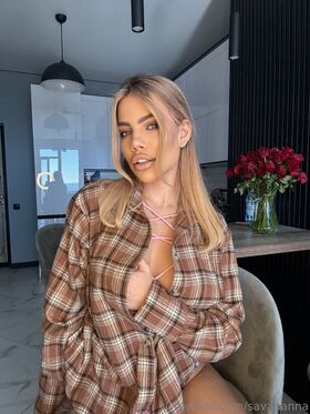 savananna Procurena gola OnlyFans fotografija 17